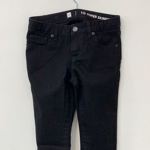 Brand new no tags. Gap super skinny black jeans. S10
